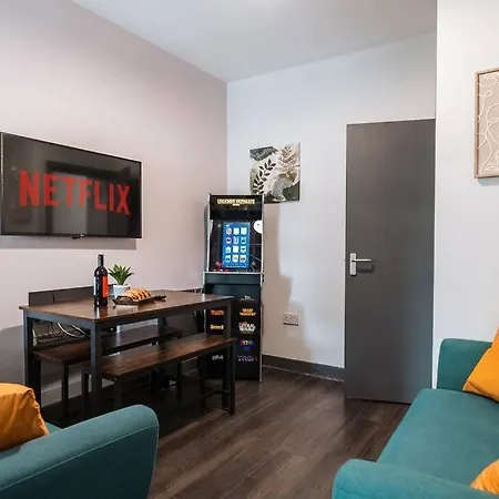 Edmonton - 4 Bedrooms, Sleeps 8, 3 Bathroom Contractor Base London Exterior photo